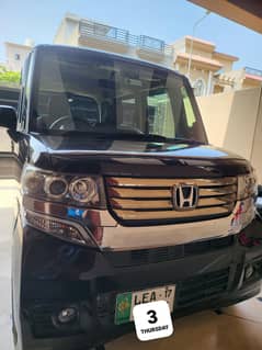 Honda N Box Custom Top of the line variant