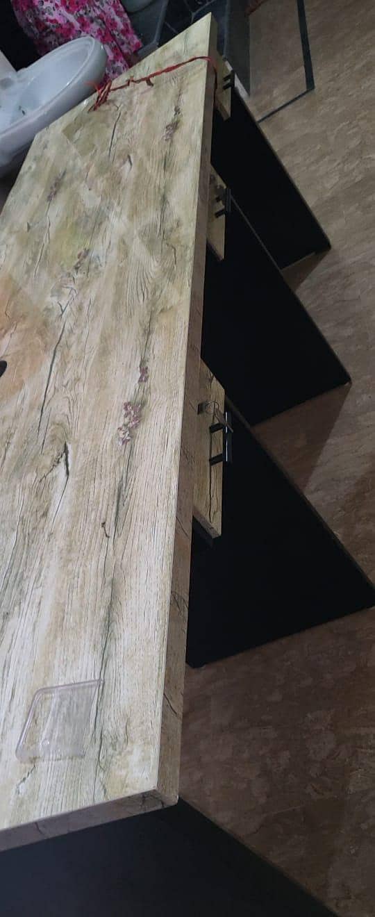 Office computer table 1
