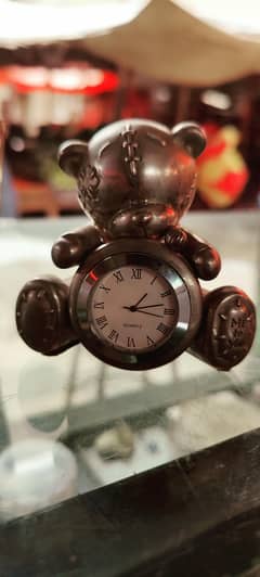 TABLE WATCH