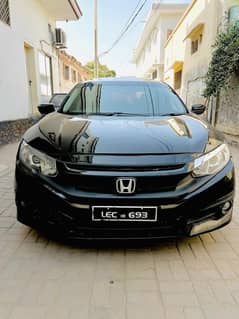 Honda civic sunroof2017/18 fabric car minor touching just like new car