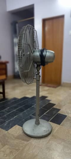 GFC Pedestal Fan