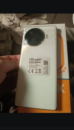 Tecno spark 20 pro plus
