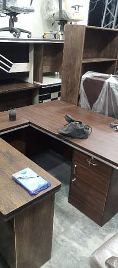 computer work station iron and wooden textured