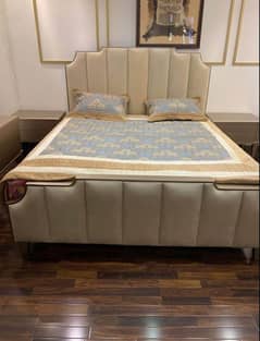 Bed / bed set / king size bed / double bed / poshish bed /side tables