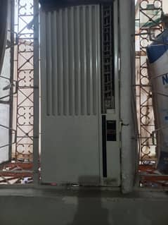 window AC Good working condition8