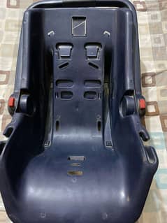 Baby carry cot with cover