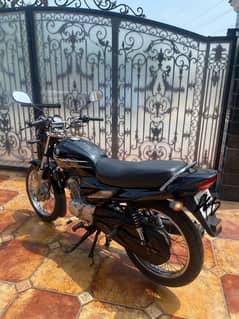 Yamaha YB 125Z- excellent condition -2020 model-total genuine