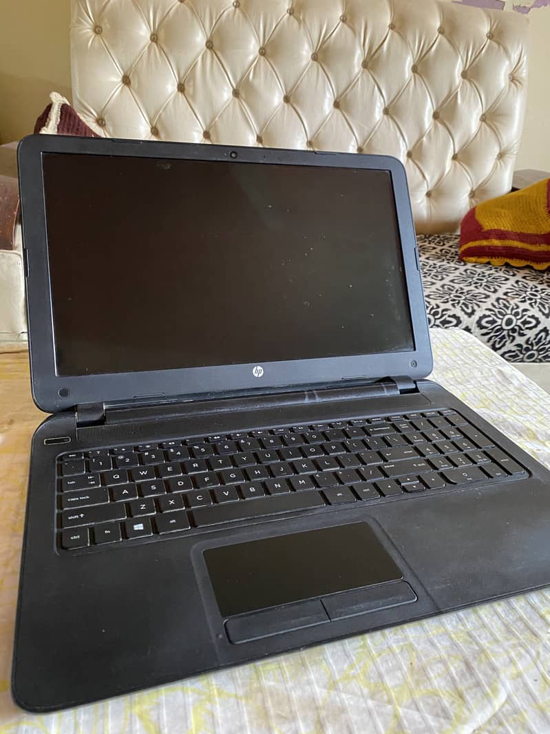 HP A8 7TH GENERATION R5 GRAPHICS 2