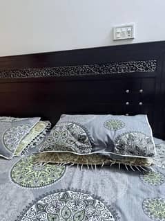 king Size bed with 2 side tables with dressing table