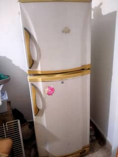 Refrigerator For sale Pelll Company.