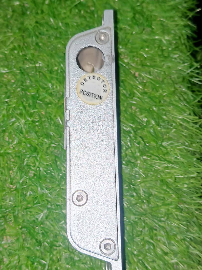 lock fingerprint and keypad access control device. 3