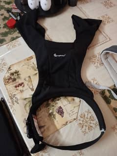 2 baby carrying belts