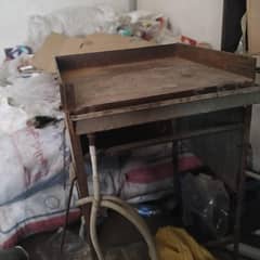 urgent sall burger counter