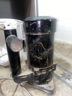 Dental suction machine