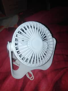 Charging portable fan. . green light k sath chalta. . 3 gair speed