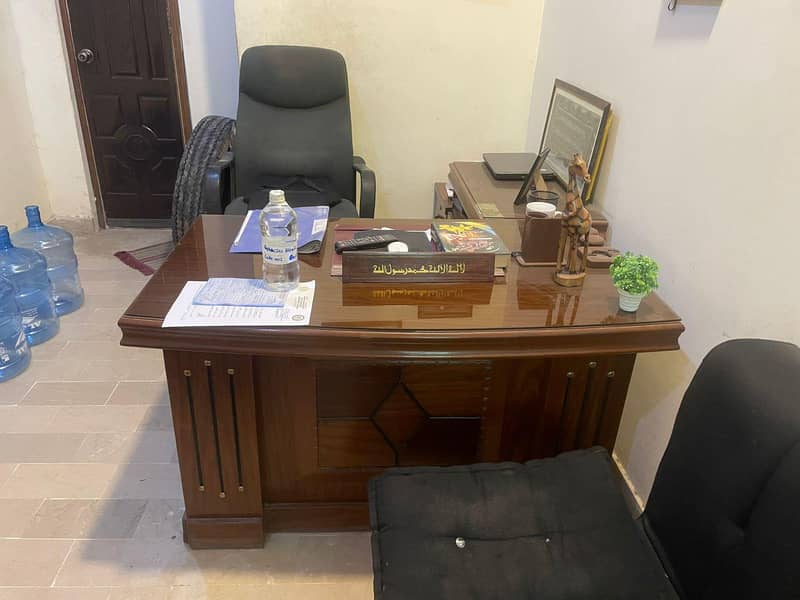 OFFICE TABLE WITH SIDE CONSOLE TABLE 0