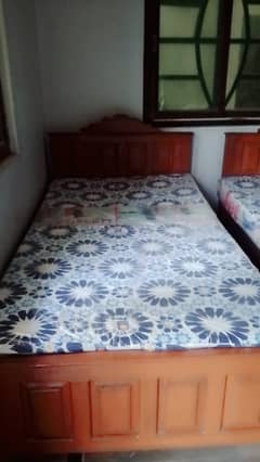2 single beds available 3.5'x6' for sale