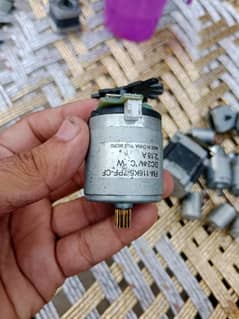 Used mini moters 300 per kg 03214481940