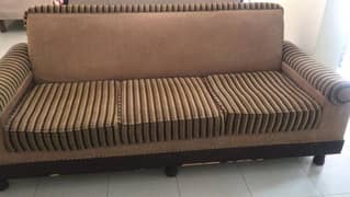 5 seater sofa set like brand new only 2 months use