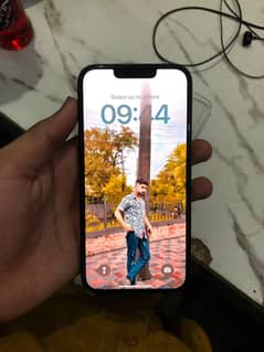 IPhone 13 10/10 condition