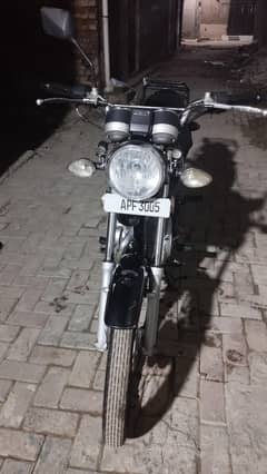 Suzuki GS150 2022