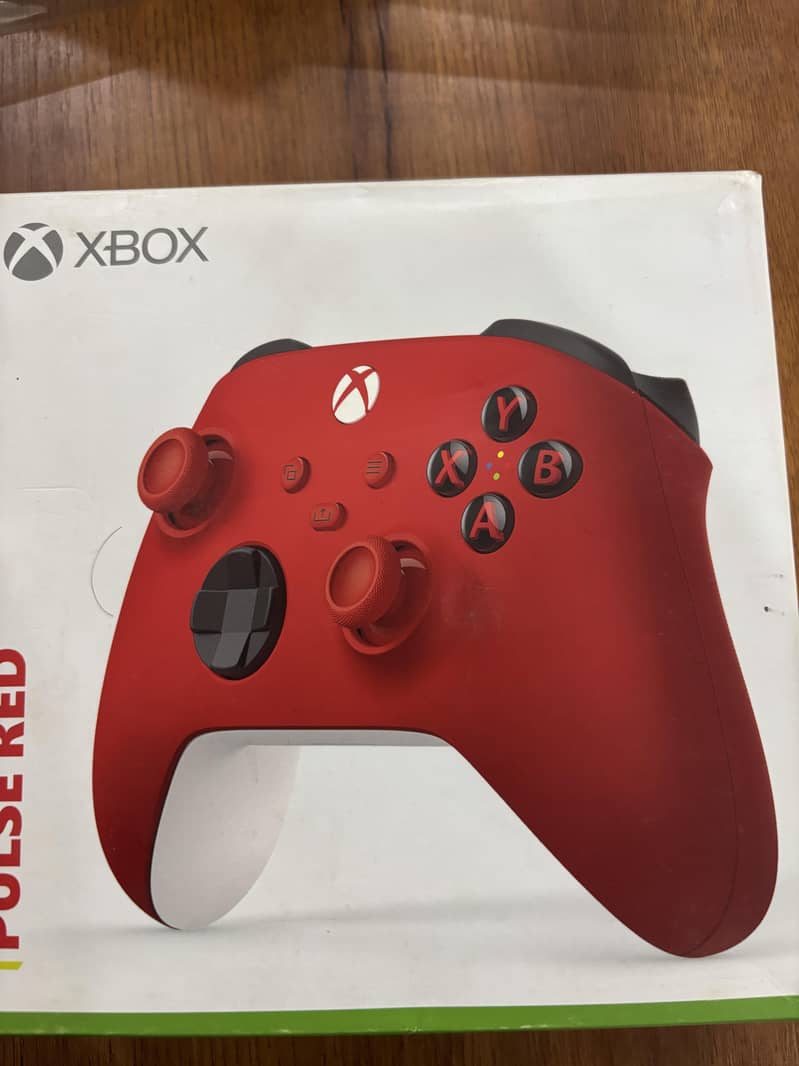 XBOX SERIES S 1TB SLIGHTLY USED CONTROLLER IS NEW AND 1 MONTH GAMEPASS 15