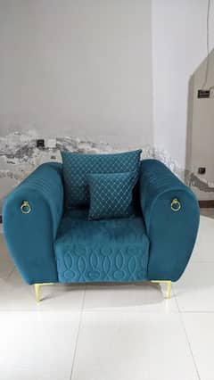 Stylish Brand-New Sofa for Sale
