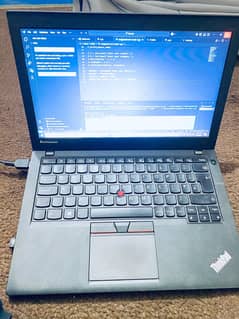 Lenovo x 250 8GB ram 256 SSD