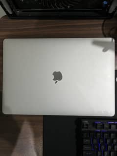 Macbook Pro 2017 - 15 inch / 16gb RAM 512 SSD