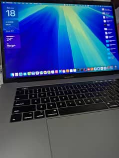 MacBook Pro 2017 15.4 inch 9/10 16/512