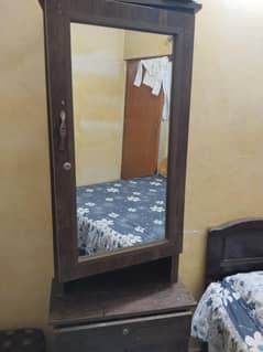 urgent sale wardrobe in good quality reasonable price