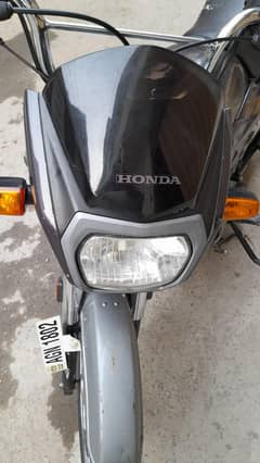 Honda cd 70 dreams  model 2021 price.  118000/-