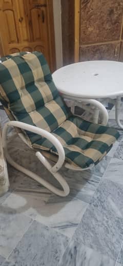 4 chairs set + table