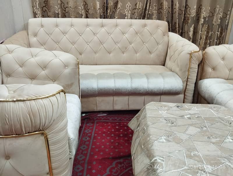 sofa set used for only 2months 10/10 condition 1
