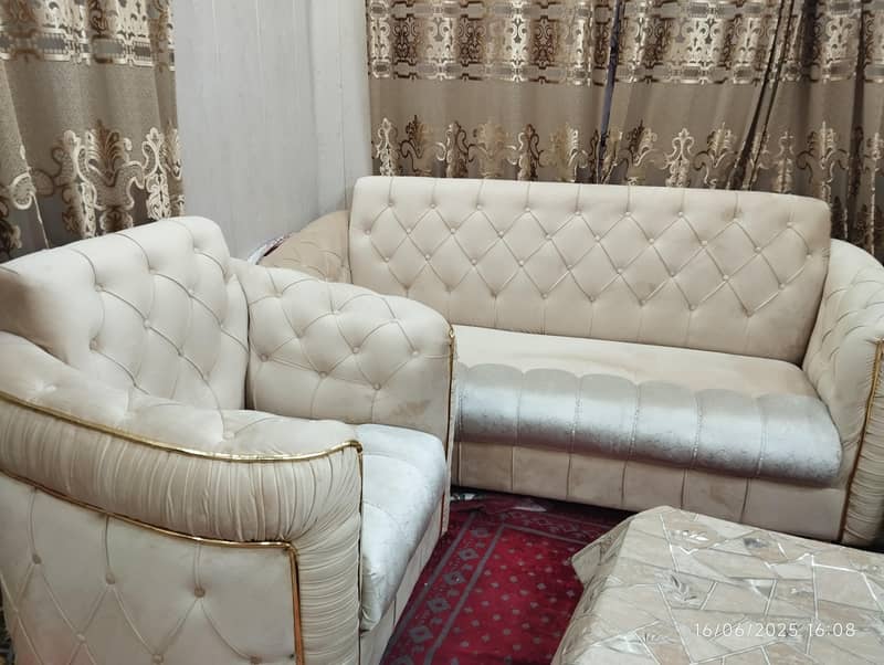 sofa set used for only 2months 10/10 condition 3