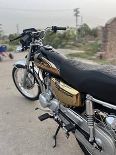 Honda 125 self start golden edition