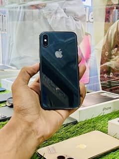 iPhone XS factor unlock 76%health 64gb 10/08 only phone