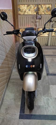 Evee Nisa Electric Scooty