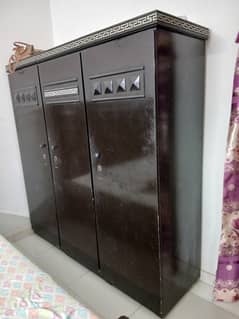 3 door wardrobe