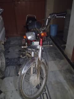 Hero bike Contact on WhatsApp 03329847337