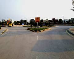 A Great Choice For A Prime Location 8 Marla Residential Plot Available In Bahria Nasheman - Sunflower