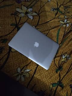 MacBook apple