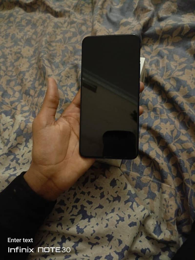 Huawei y9 prime with box in very good condition 2