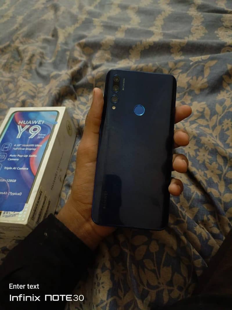 Huawei y9 prime with box in very good condition 3