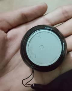 Bluetooth speaker SD card bhe lagta hai