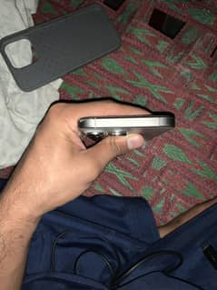 Iphone 16 pro max grey titanium