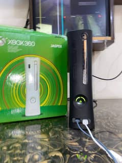 Xbox 360 500gb Jasper 144games 2 controller