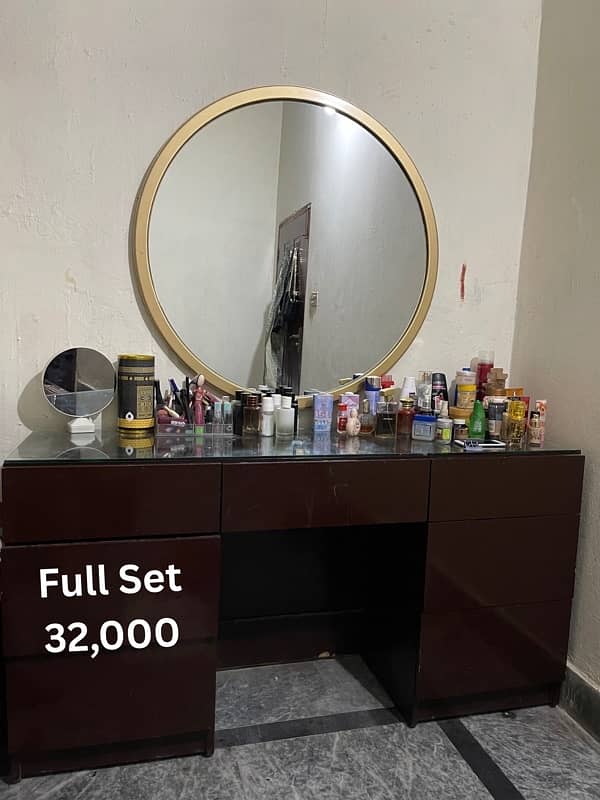 Dressing Table With Mirror And Full Set Of Tables And Two Side Tables 1