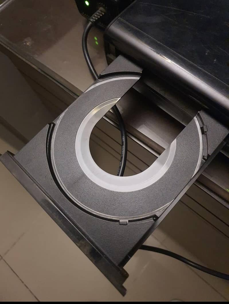 ORIGNAL XBOX 360 with controller and CD 3