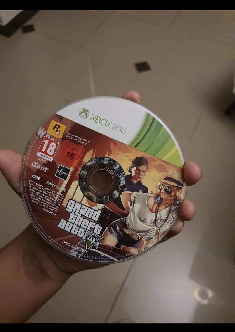 ORIGNAL XBOX 360 with controller and CD 5